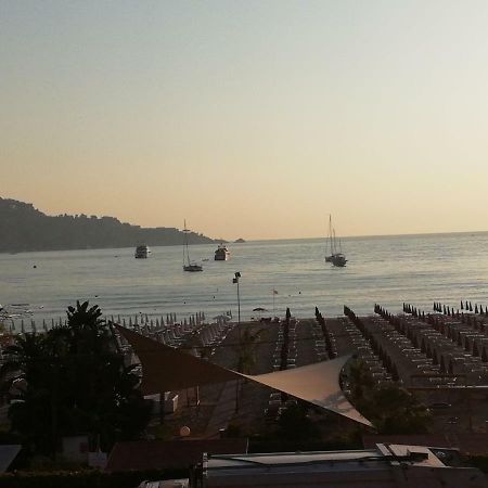 B&B Baia Delle Sireneジャルディーニ・ナクソス エクステリア 写真